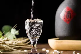 白酒股集体下跌：库存高企叠加消费改观，终端市场表现如何图片