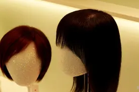 “头顶经济”火了！假发销量飙升，部分售价超万元图片