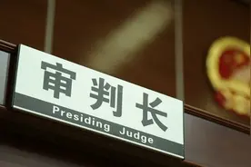 商场物业挪动乱停放车辆造成损失，谁来承担？法院判了图片