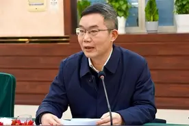 向子明已任鹤峰县委书记图片