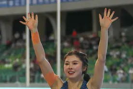 巴黎奥运后首秀，吴艳妮夺冠图片