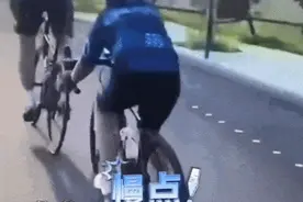 11岁男孩随父骑行被碾压身亡，更多细节警醒监护人图片