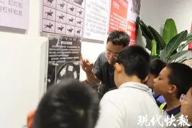 逐梦南京凤凰国际书城，快报小记者跟着爱迪生学发明图片