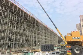 润扬南路快速化改造工程：跨沪陕高速箱梁本月底“顶推”图片