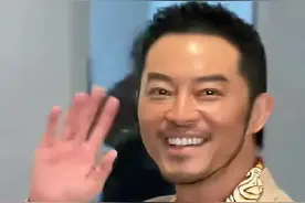 热搜第一！沙溢回应“美黑”：美是自带的，黑是后晒的图片