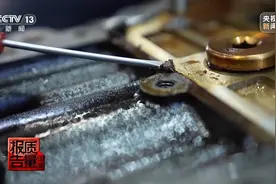 出厂价45元却卖400元，警惕假机油让汽车发动机报废图片