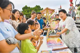 包粽子、做香囊、赛龙舟……陕西多彩活动迎端午图片