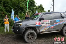 中马赛车手雪兰莪穿越雨林 以赛会友图片
