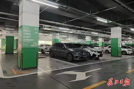 与其空着，不如优惠共享，武汉悄然兴起“夜间优惠停车风”图片