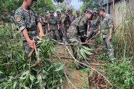 深圳武警第一支队保障深汕受灾区域复产复工图片