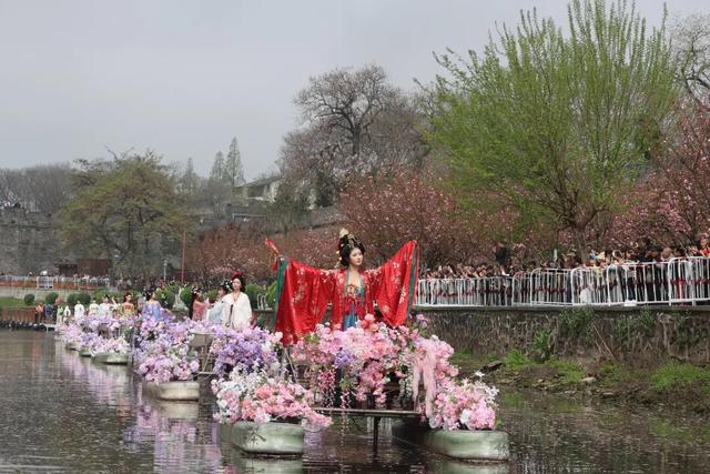武则天率十二花神巡游护城河！太火了，老南门明天加场！