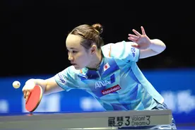 乒乓球亚洲杯：蒯曼胜伊藤美诚图片