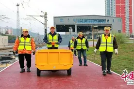 宝鸡电务段：“小黄车”成救星 精益管理显成效图片