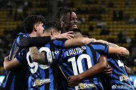 邓弗里斯倒钩+世界波双响 国米晋级意超杯决赛图片