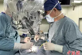 中新健康丨8月龄同卵双胞胎同患罕见病 专家：警惕漏诊，应仔细观察图片