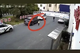 “社牛”萌娃跑进派出所：我要给自己报个警图片