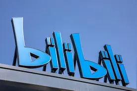 卷无料、二次元拉练？上海BW首日夜排引热议，现场观众说……图片