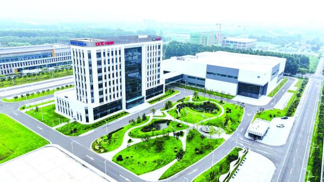 从“单点突破”到“集群跃迁”——鹿泉区谱写电子信息产业发展新篇章