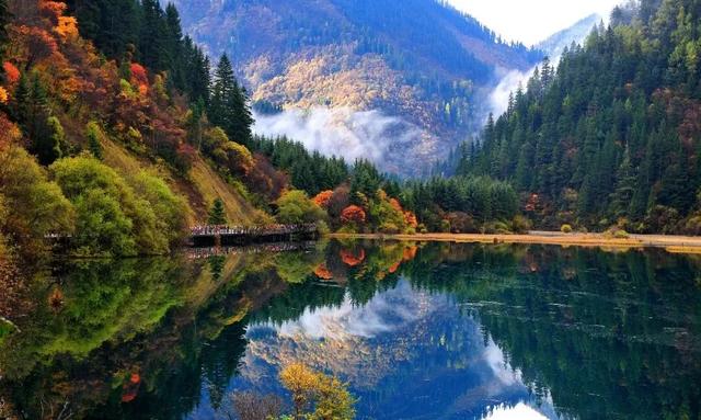 每个景区都有烤肠，凭什么九寨沟的烤肠火了？