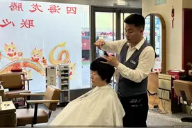 理发店提前2小时营业  美发行业服务要适度图片