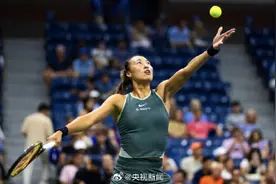 转发祝贺！郑钦文再次战胜维基奇图片