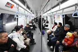 “地下北三环”今起开通：北京地铁12号线设13座换乘站图片