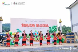 30万元奶粉捐献山区，助力边境县留守儿童困境儿童健康成长图片