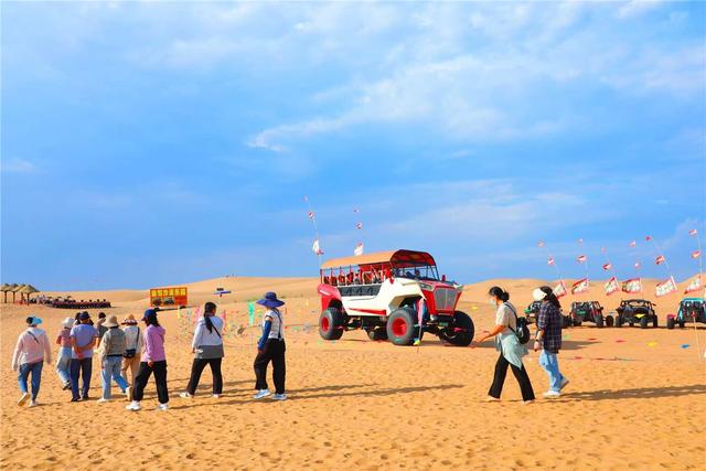国庆假期在乌海体验“沙漠看海”的极致浪漫