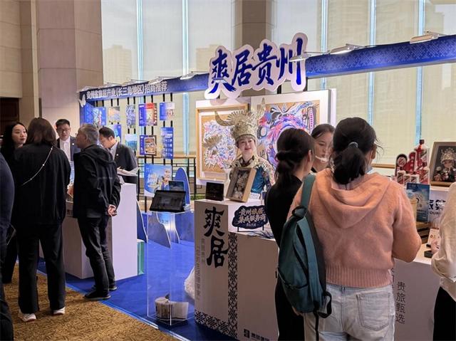 数字向导“黄小西”沪上圈粉,AI定制专属贵州之旅