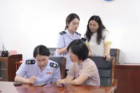 临武税务：个税辅导进机关 “依法纳税”入心田图片