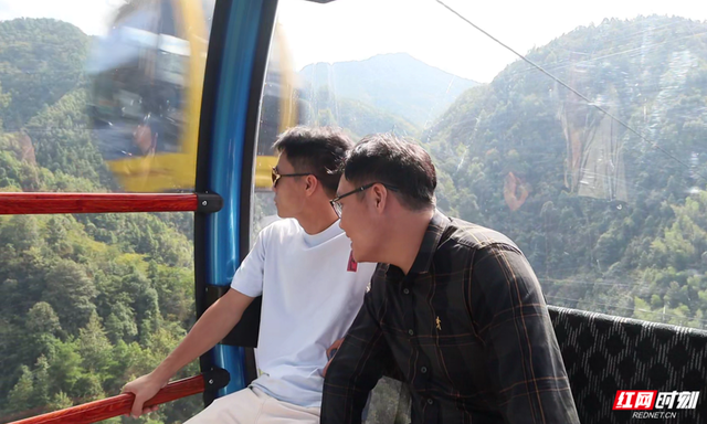 乘缆车穿云海、看油菜花海 清明假期雪峰山“云端踏青”火了