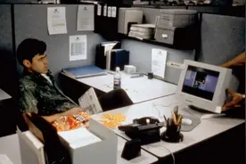 不只是00后，不只是“爆改”工牌：在格子间内外重建工作的意义图片