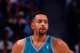 塞斯-库里身穿30号 老库里：作为一名父亲 这是梦想成真图片