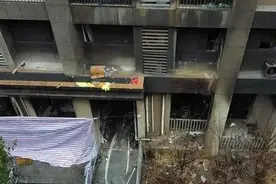 南京起火小区是拆迁安置房，架空层有充电装置，消防救援局：架空层不得停放电动车图片