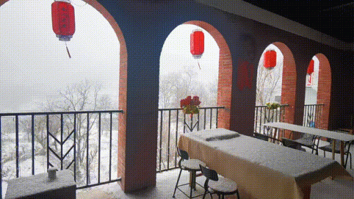 雪中的房山真美