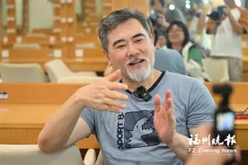 赵文瑄带着话剧《鳄鱼》来榕：喜欢这里空气清新，想吃猪血捞化图片