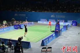 国羽男单“顶峰相见” “00后”李诗沣击败石宇奇夺冠图片