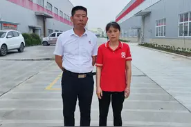 老兵夏辉拦车救人，不少同事专门到保安队值班室向他表敬意图片