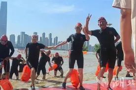 万里长江横渡 极目楚天舒 | 2024第49届武汉7·16渡江节圆满举办图片