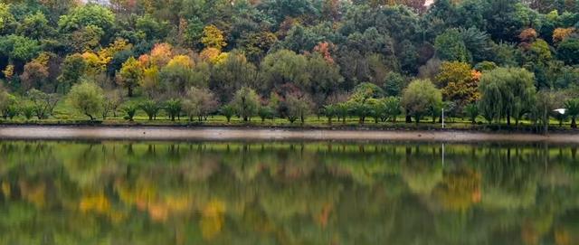 盘州东湖:绚烂的秋景