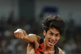 （体育）田径——刘德助打破男子800米全国纪录图片