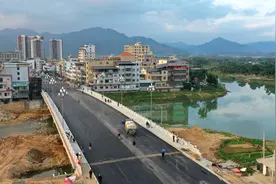 龙门永汉镇紧锣密鼓改造街道外立面｜惠州奋战“百千万工程”图片