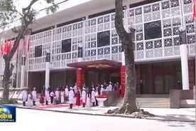 [视频]习近平同越共中央总书记苏林、越南国家主席梁强共同会见中越人民大联欢活动代表图片