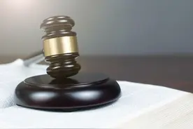 七旬大妈给85后男主播送46万个“钻石”，起诉对方索还6万元 法院：系自愿而为，驳回图片