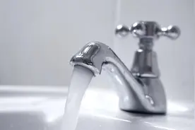 杭州余杭自来水变“臭水” 居民用水为何“失守”？