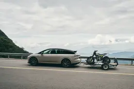 “不走低价路线”！理想i6售价24.98万元 李想：希望它成为五座SUV的“第三种选择”图片