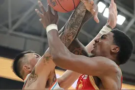 CBA俱乐部杯赛开门红！山东男篮68：61战胜浙江广厦图片