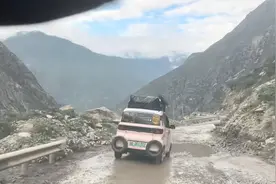 小伙回应开迷你电车进藏：底盘安装护甲，规划好沿途充电，目标游遍全国图片