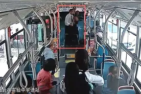 公交车司机善举暖港城 一日三事传递城市文明温度图片