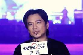 黄家驹63岁诞辰，前女友至今戴着订婚戒指，叶世荣：我感觉他从未离开过图片